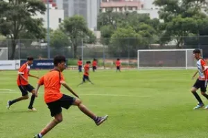 melhores escolas de futebol em SP 2025